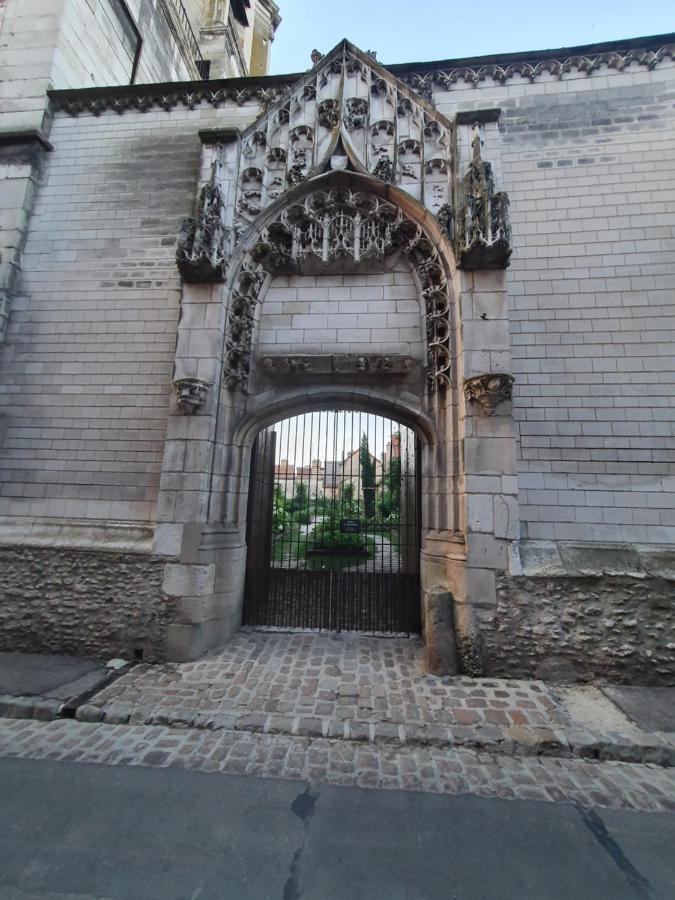 Le Logis Du Clocher Troyes Exterior foto